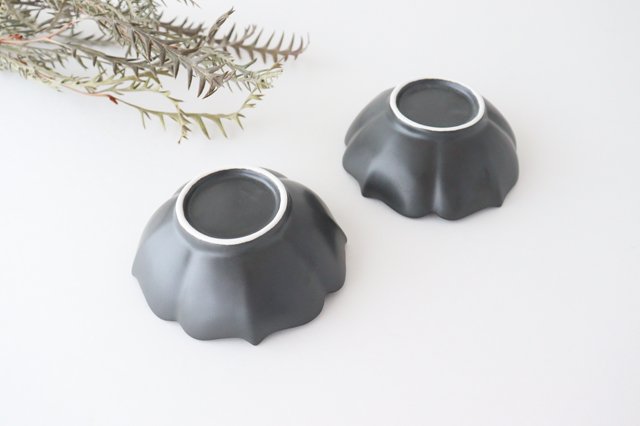 Bellflower-shaped Small Bowl Matte Black | Kobachi Arita Ware