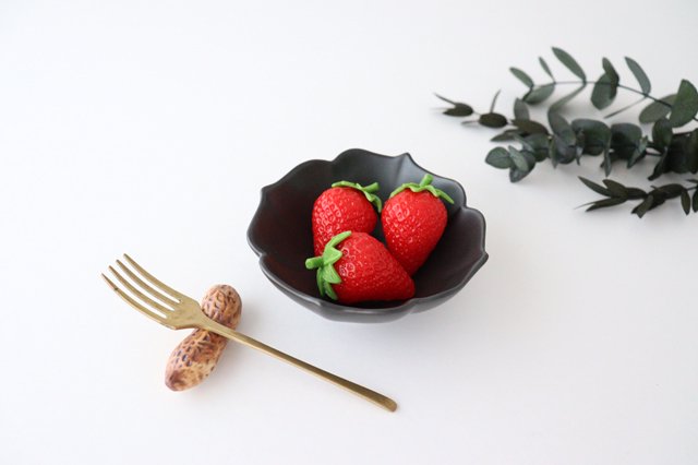 Bellflower-shaped Small Bowl Matte Black | Kobachi Arita Ware
