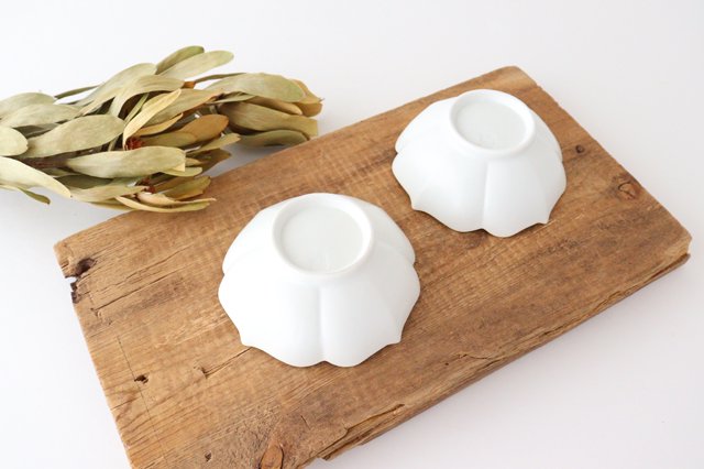 Bellflower-shaped Small Bowl White | Kobachi Arita Ware