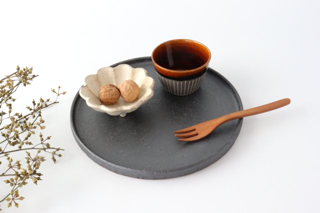 Round Plate Matte Black 24㎝/9.4in | Shigaraki Ware