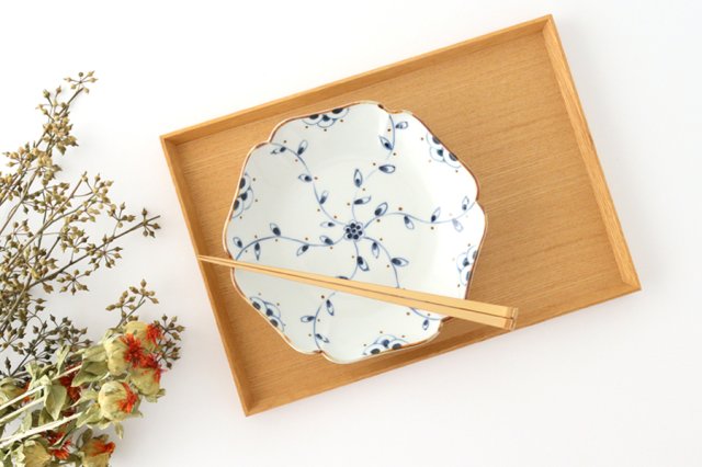 Flower-shaped Plate Blue Vine | Arita Ware