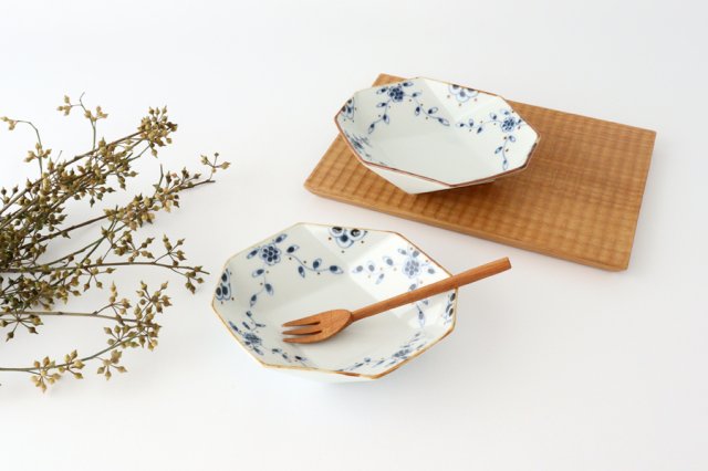 Diamond-shaped Small Bowl Vine Blue Arabesque | Kobachi Arita Ware