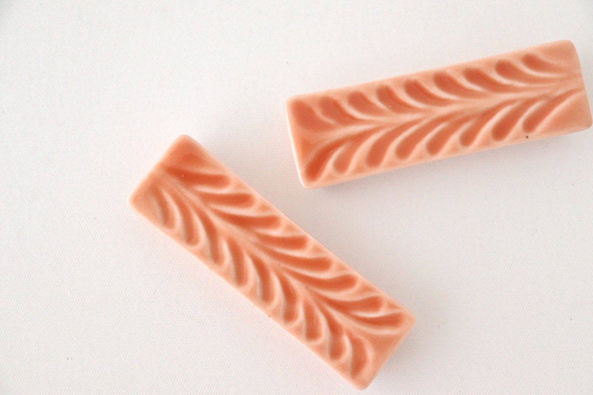 Chopstick Rest Rosemary Sakura | Hashioki Hasami Ware