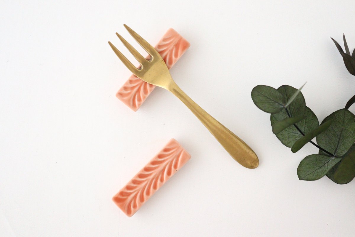 Chopstick Rest Rosemary Sakura | Hashioki Hasami Ware