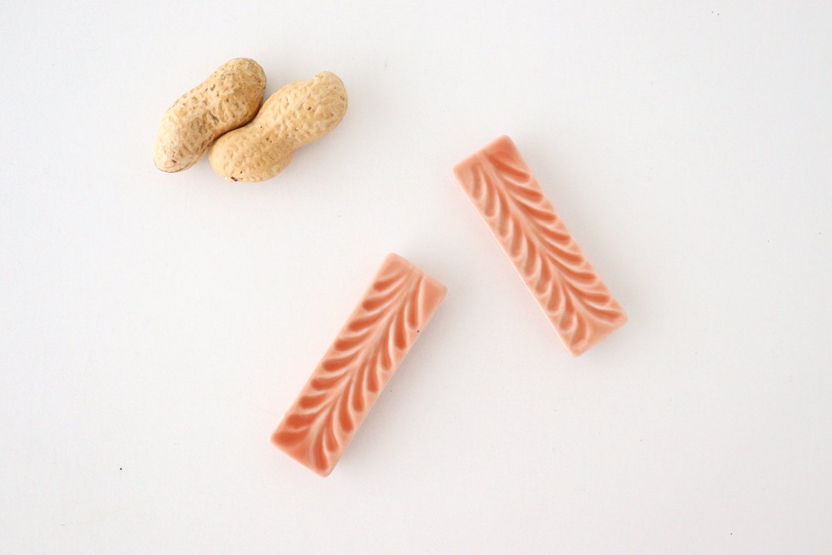 Chopstick Rest Rosemary Sakura | Hashioki Hasami Ware