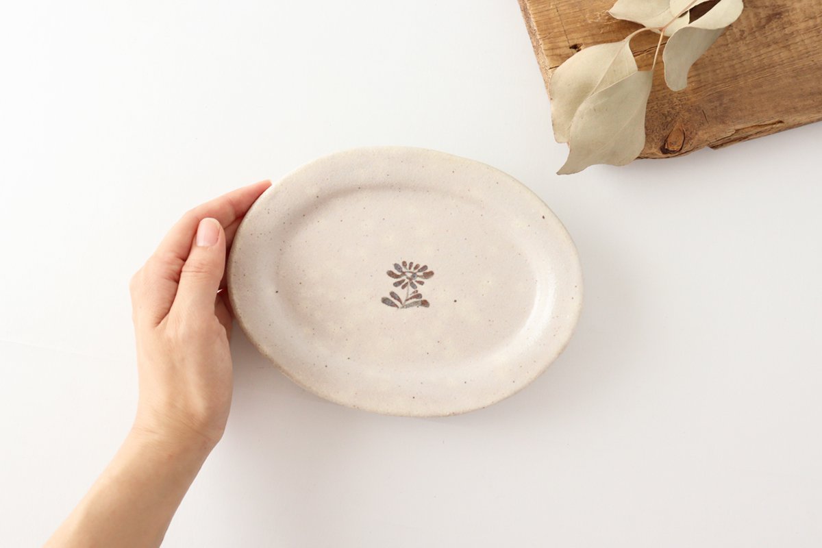 Kitagama Kasen Kato Hiroshige Oval Plate White Small Flower | Seto Ware