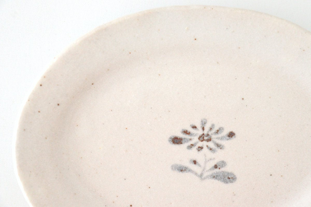 Kitagama Kasen Kato Hiroshige Oval Plate White Small Flower | Seto Ware