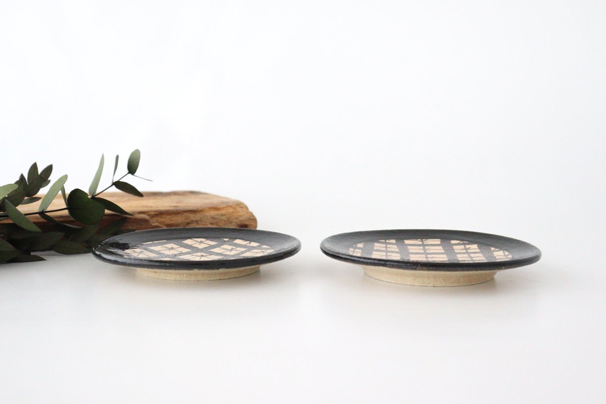 Kitagama Kasen Hiroshige Kato Small Plate Basket Pattern Black-Oribe | Seto Ware