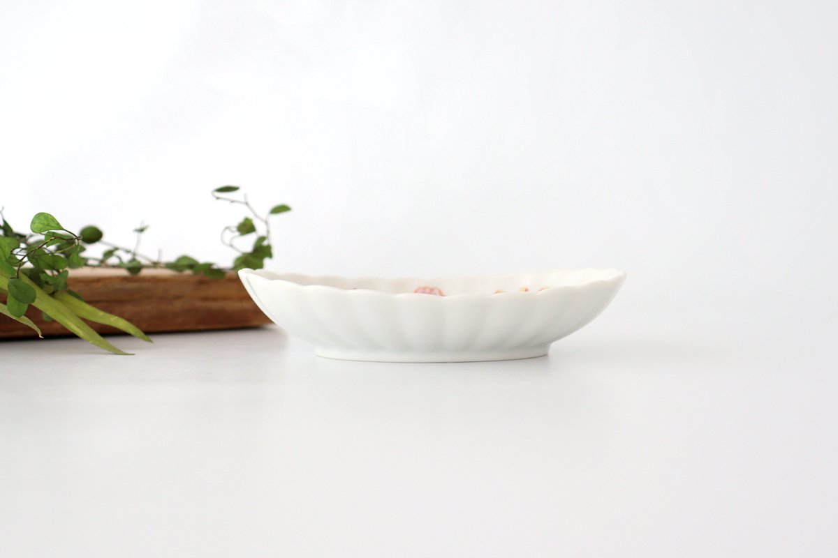 Ginshu Kiln Oval Small Plate Chrysanthemum | Kutani Ware