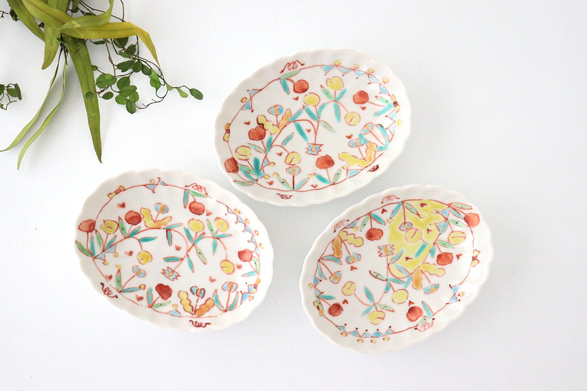 Ginshu Kiln Oval Small Plate Chrysanthemum | Kutani Ware