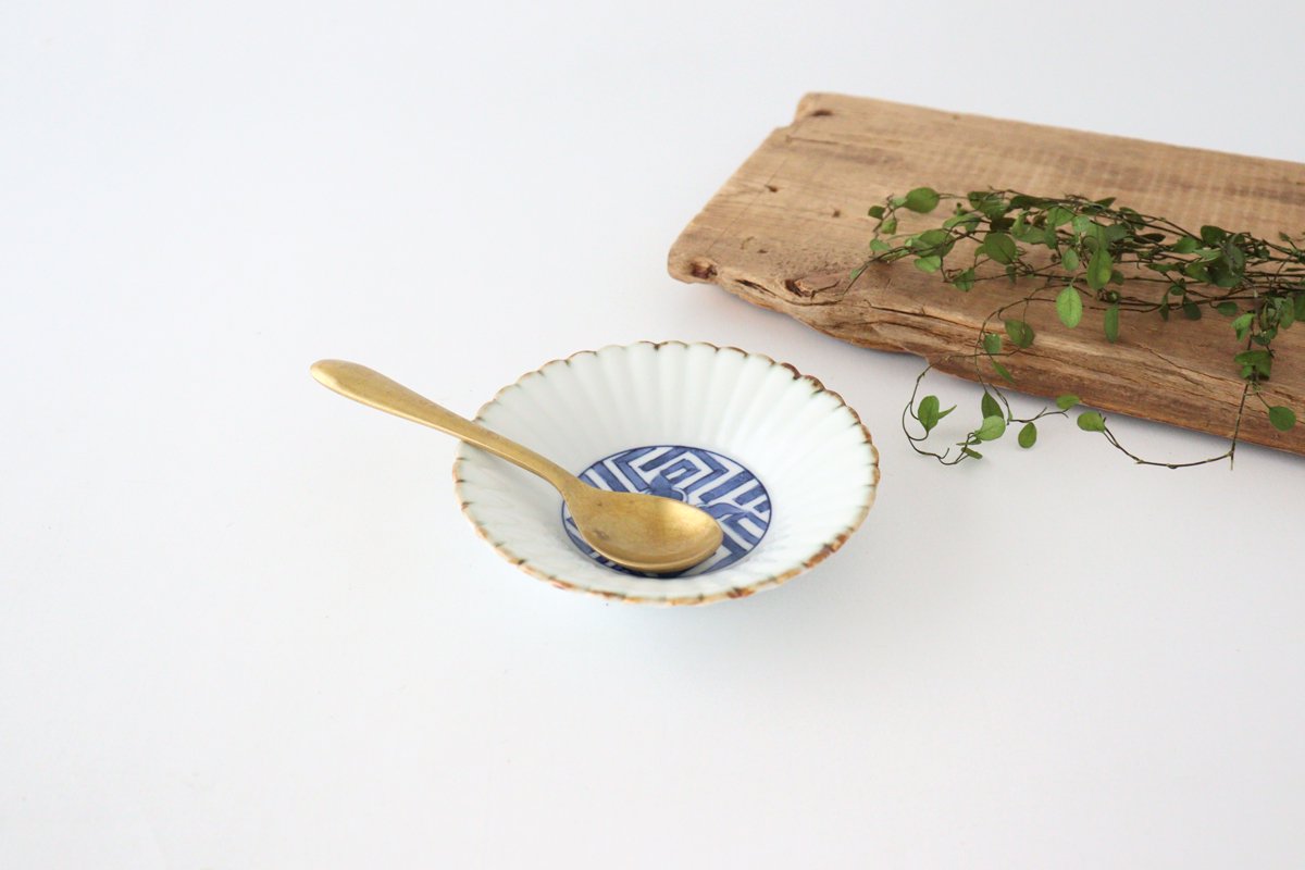 Rinkurou Kiln Chrysanthemum-shaped Small Plate Cloud Pattern | Hasami Ware
