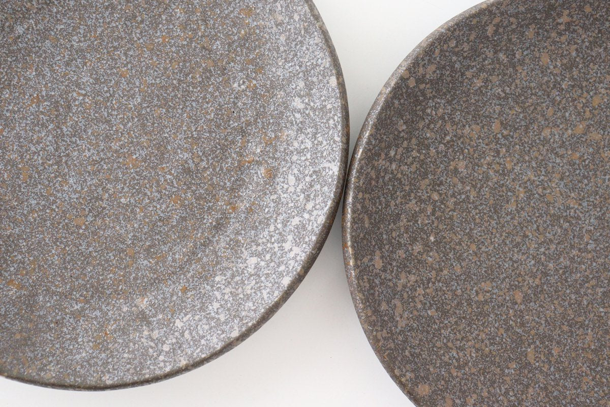 Spica Round Plate Brown 24cm/9.4in | Mino Ware