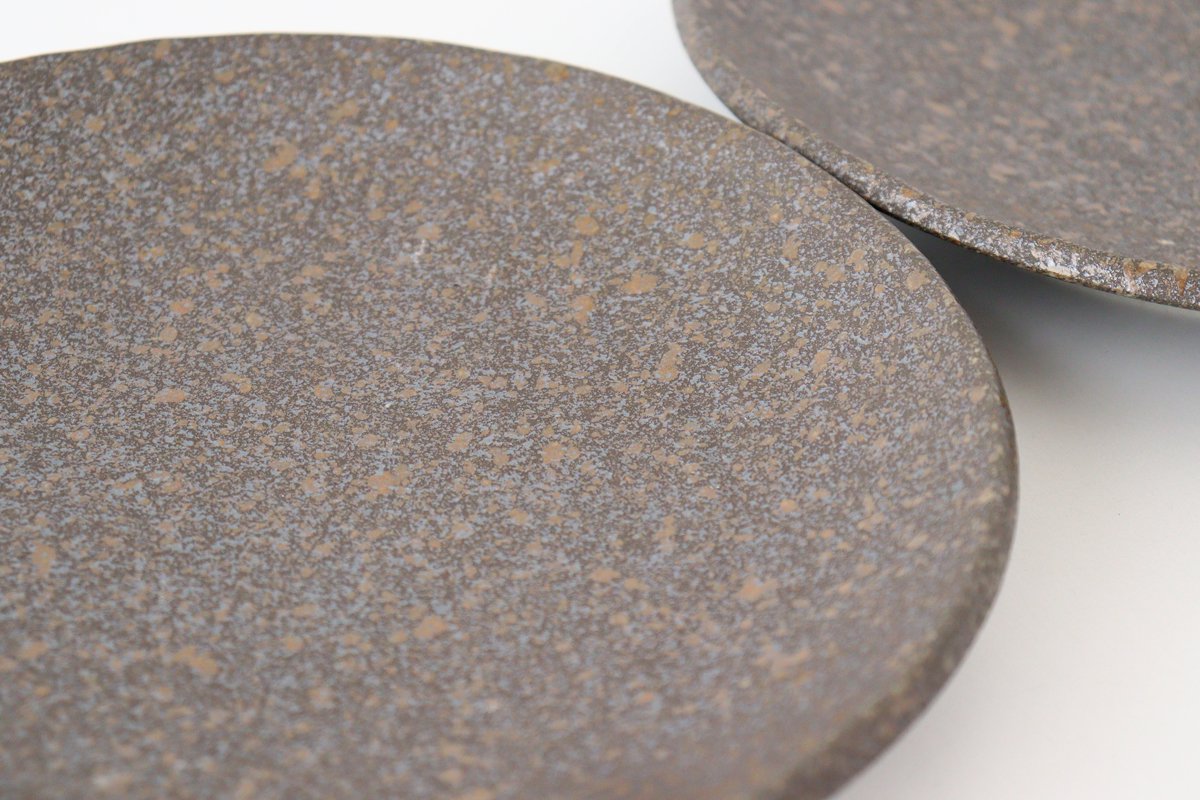 Spica Round Plate Brown 24cm/9.4in | Mino Ware