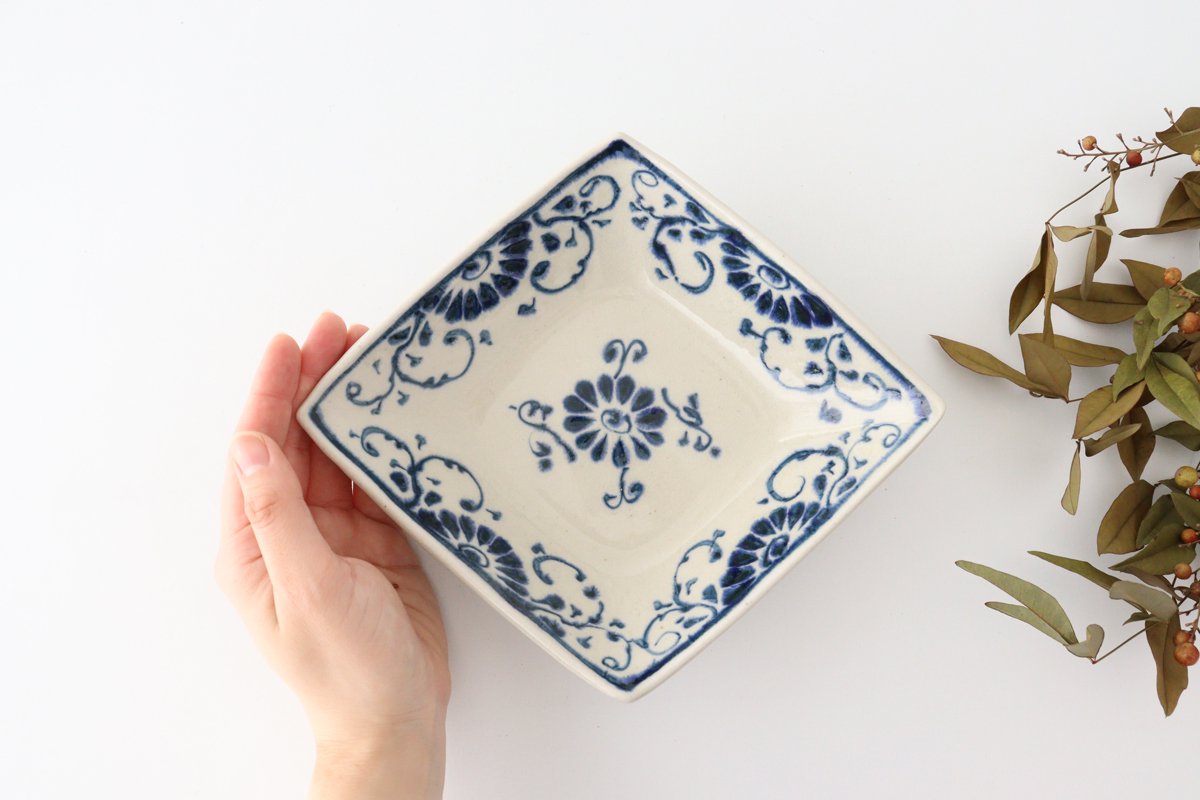 Diamond-shaped Bowl Blue Flower Annan | Serving Bowl Mino Ware