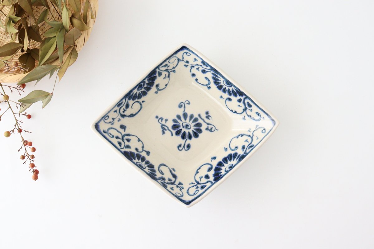 Diamond-shaped Bowl Blue Flower Annan | Serving Bowl Mino Ware