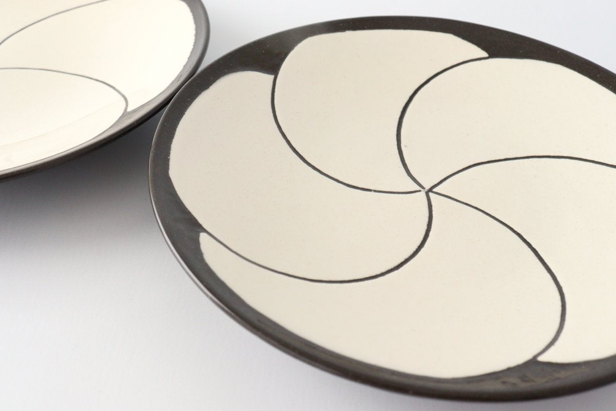 Tori plate pottery NEZIRI plum Hasami ware