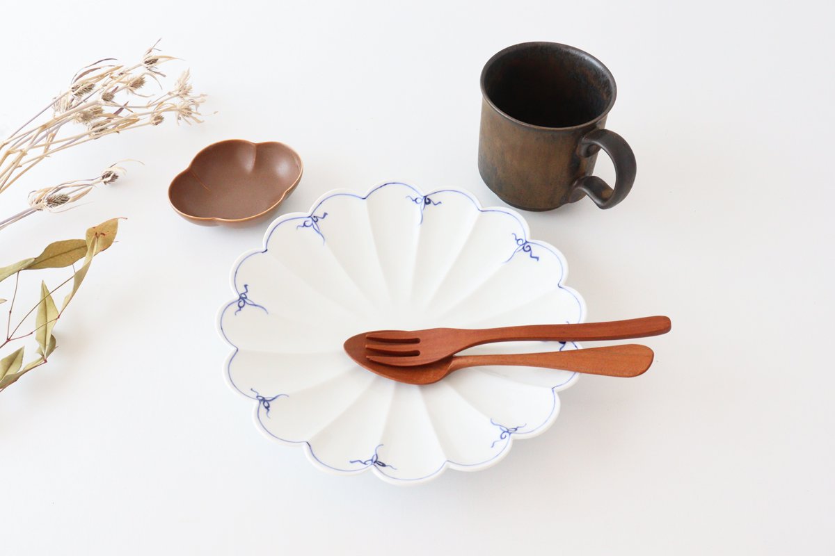 Large Plate Chrysanthemum Pattern | Hasami Ware