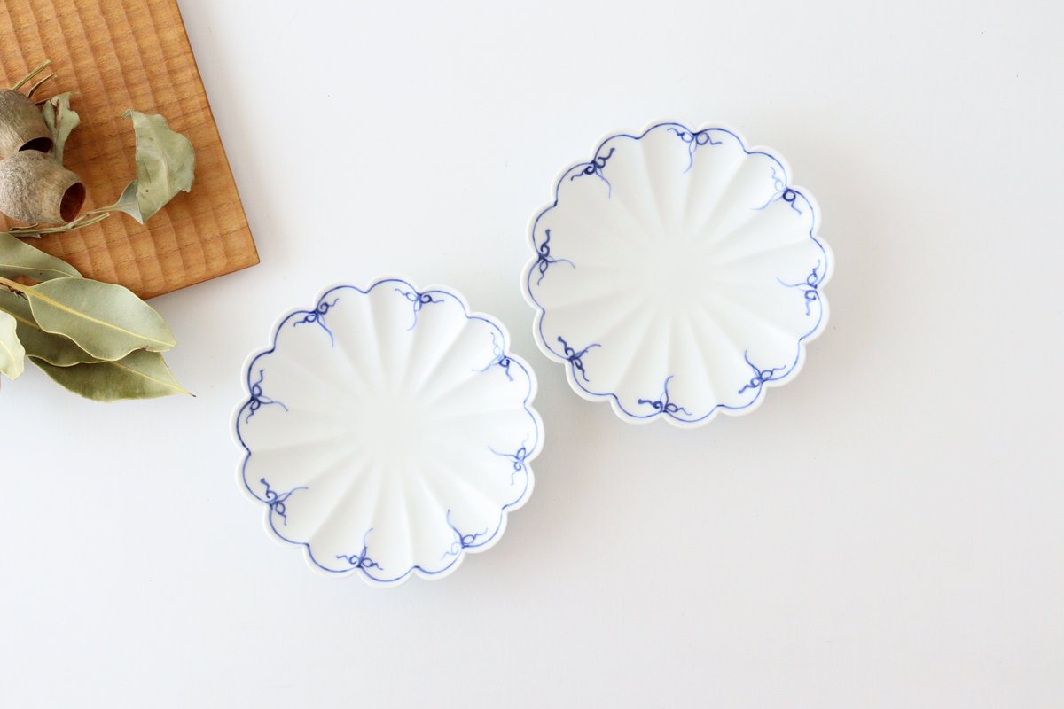Chrysanthemum-shaped Blue Small Rim Plate S | Hasami Ware