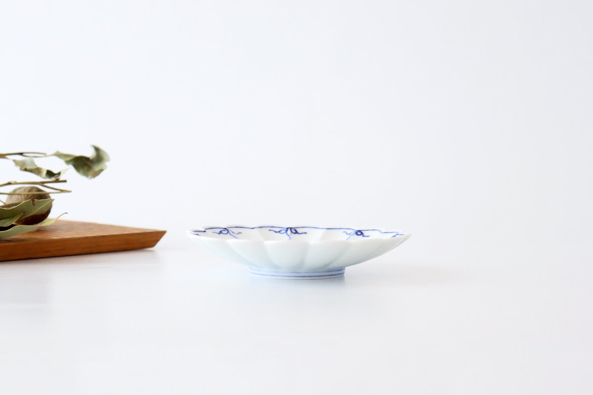 Chrysanthemum-shaped Blue Small Rim Plate S | Hasami Ware