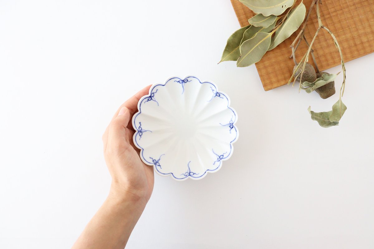 Chrysanthemum-shaped Blue Small Rim Plate S | Hasami Ware
