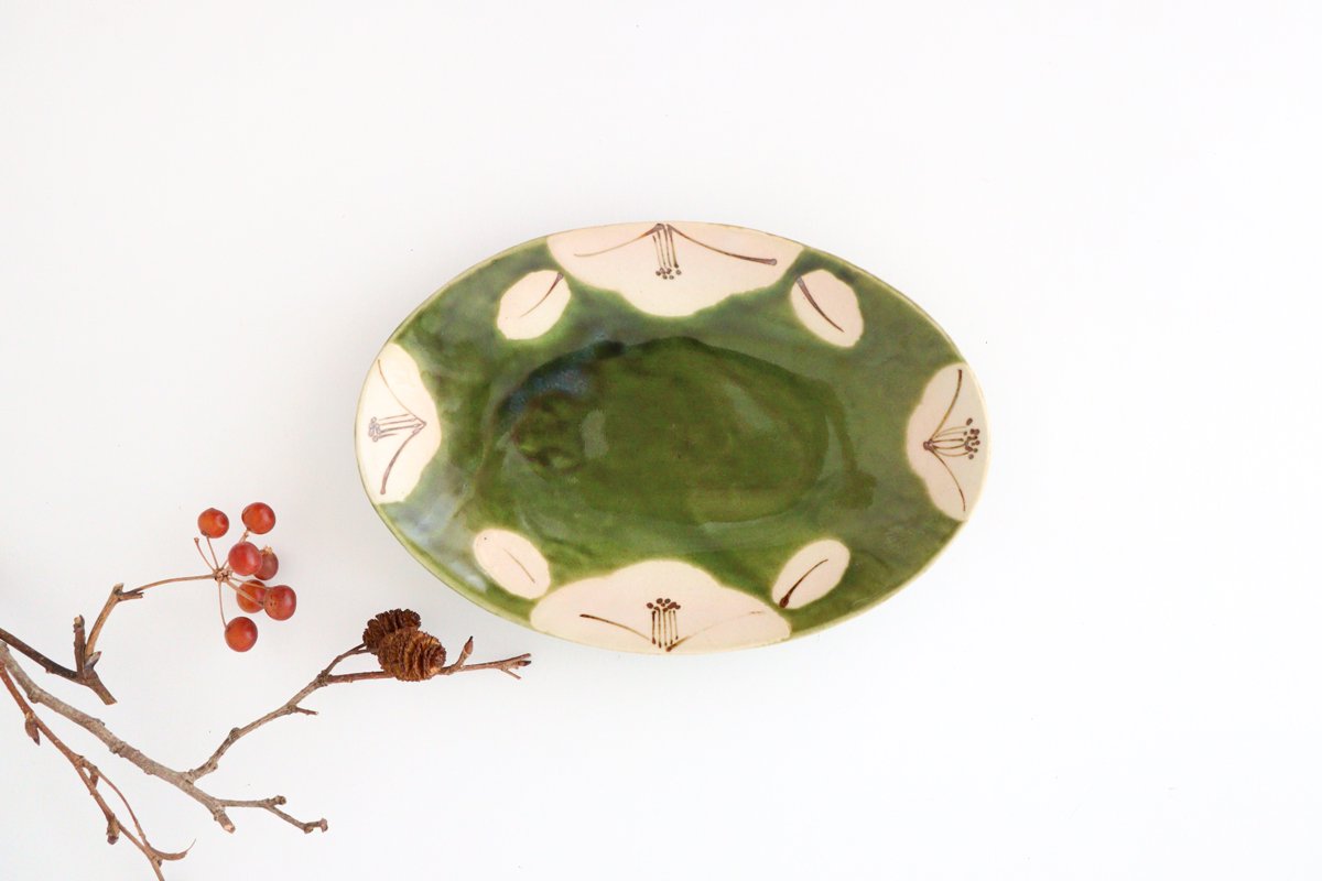 Zoho Kiln Oval Medium Plate Oribe White Camellia | Mino Ware