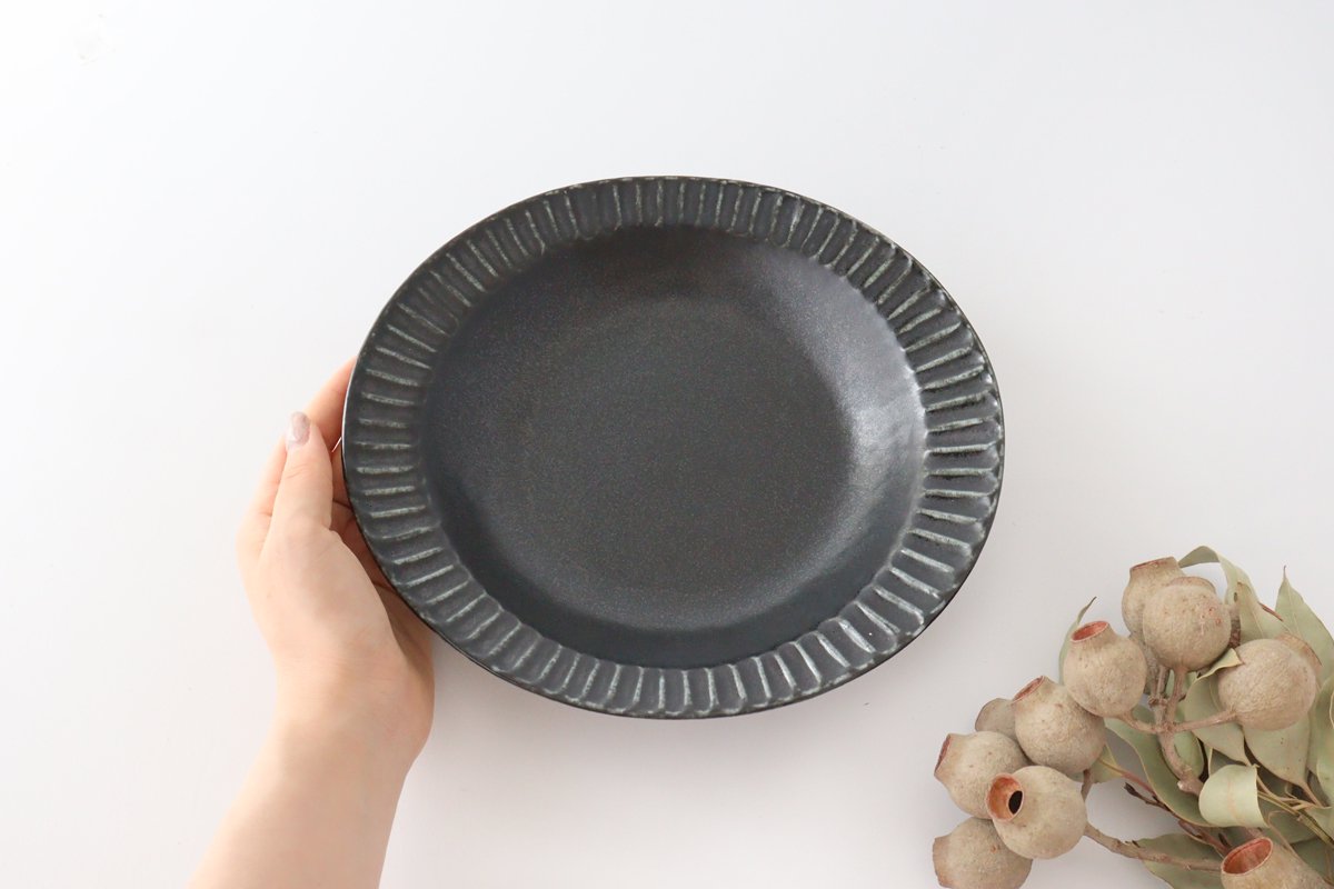 Round plate 22.5cm/5.9in Black porcelain Kikuhana Mino ware