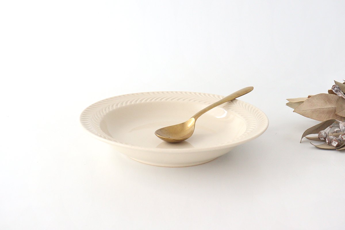 24cm/9.4in Bowl Ivory Ceramic Rosemary Hasami Ware