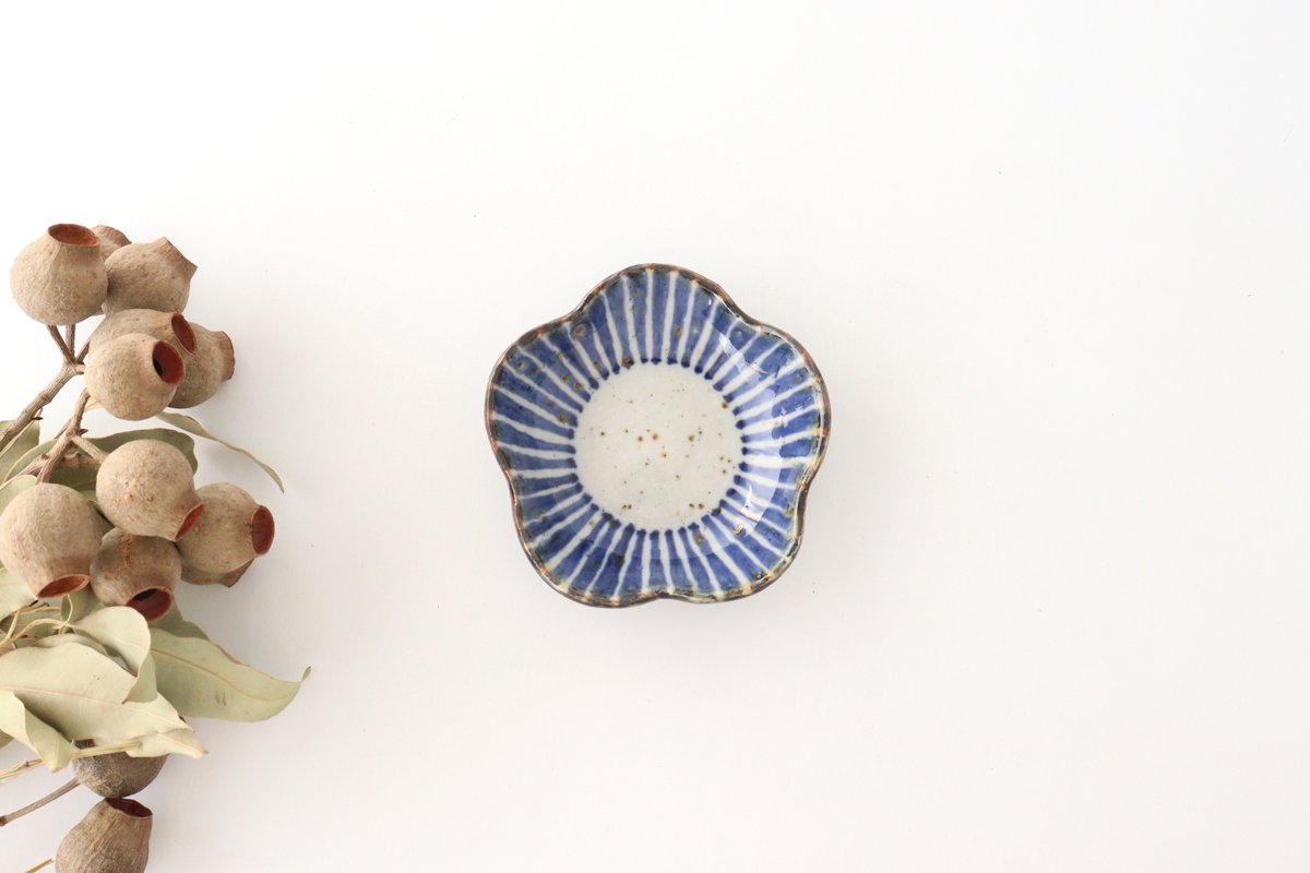 Plum-shaped Small Plate Blue Tokusa | Hasami Ware