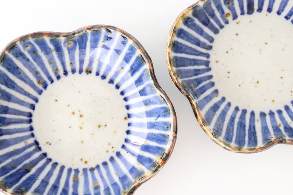 Plum-shaped Small Plate Blue Tokusa | Hasami Ware
