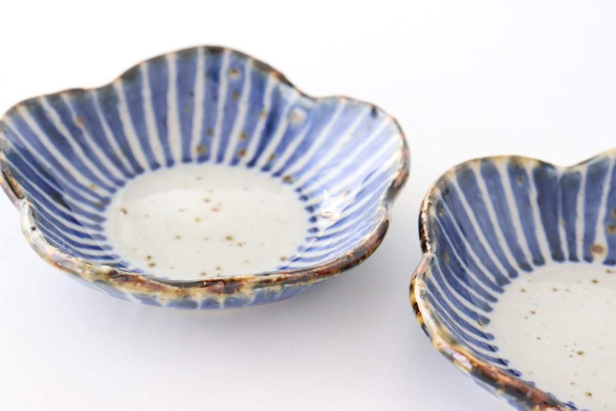 Plum-shaped Small Plate Blue Tokusa | Hasami Ware