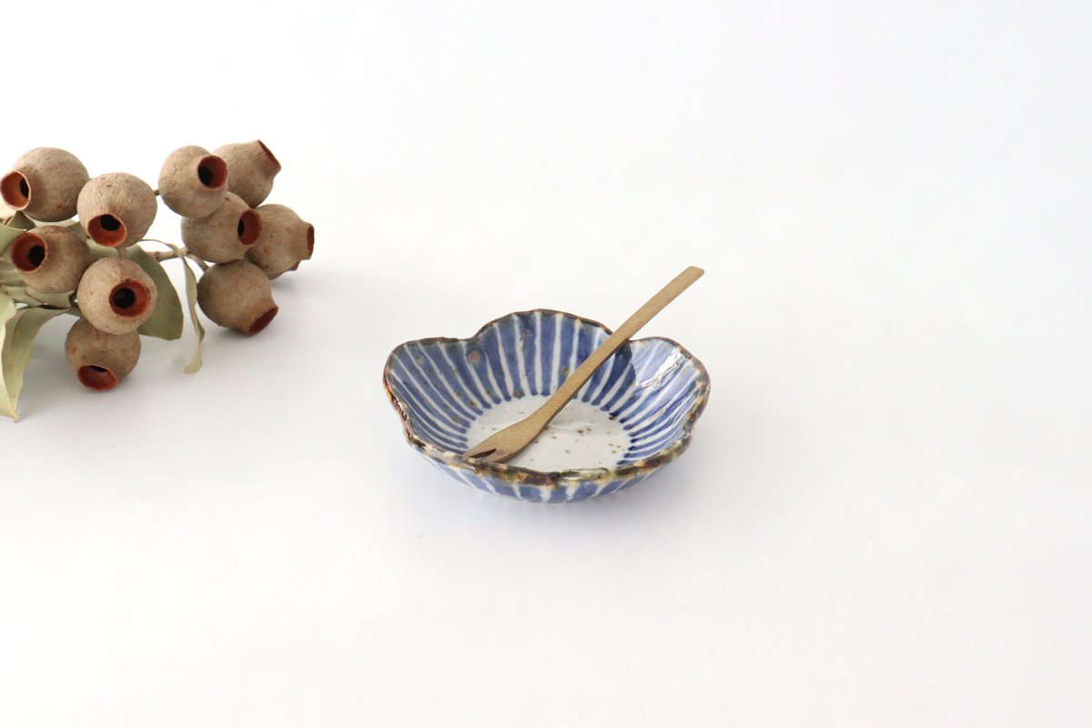 Plum-shaped Small Plate Blue Tokusa | Hasami Ware
