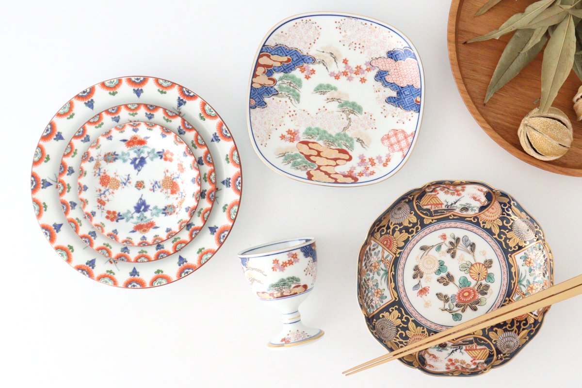 Round Plate Plum and Chrysanthemum Pattern | Arita Ware-Detail13