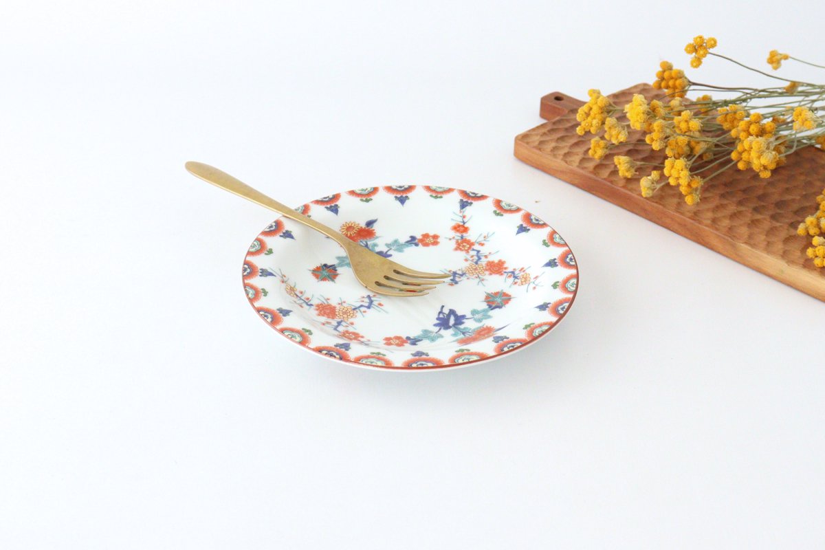 Round Plate Plum and Chrysanthemum Pattern | Arita Ware