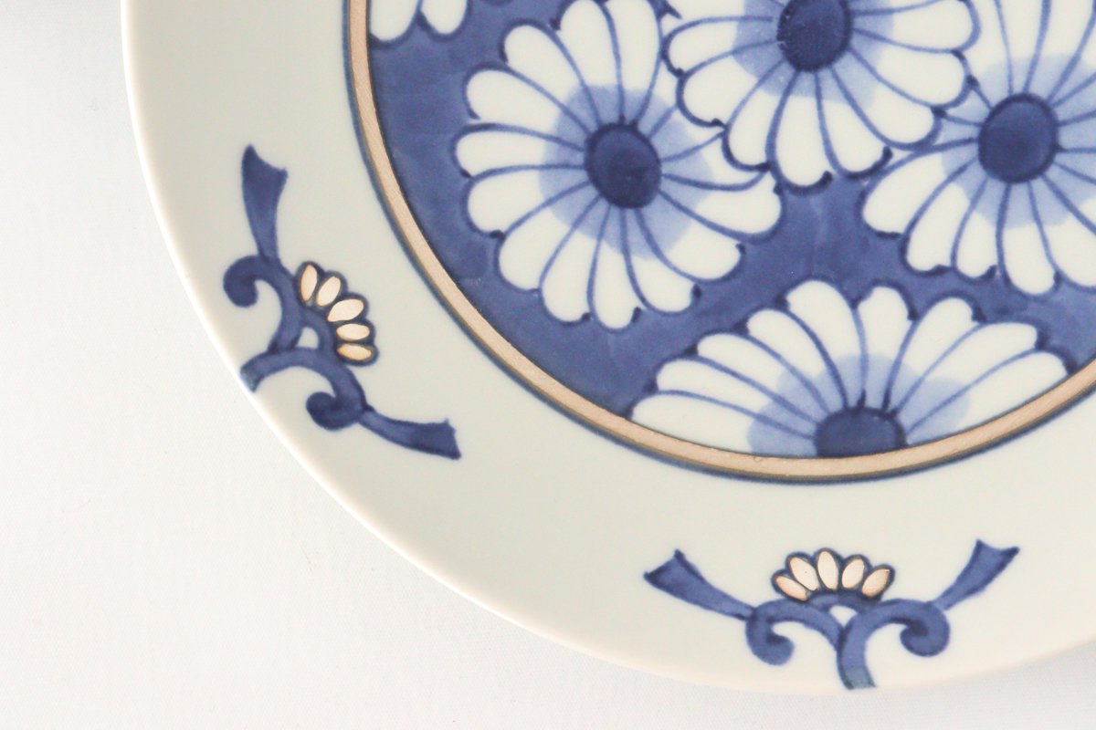Rinkurou Kiln Round Plate Chrysanthemum Blue and Silver 18.5cm/7.3in | Hasami Ware