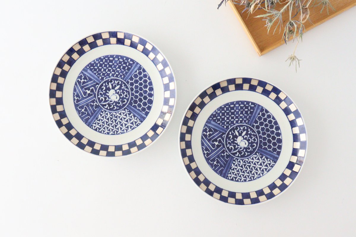 Rinkurou Kiln Round Plate Rabbit and Ichimatsu Pattern 18.5cm/7.3in | Hasami Ware