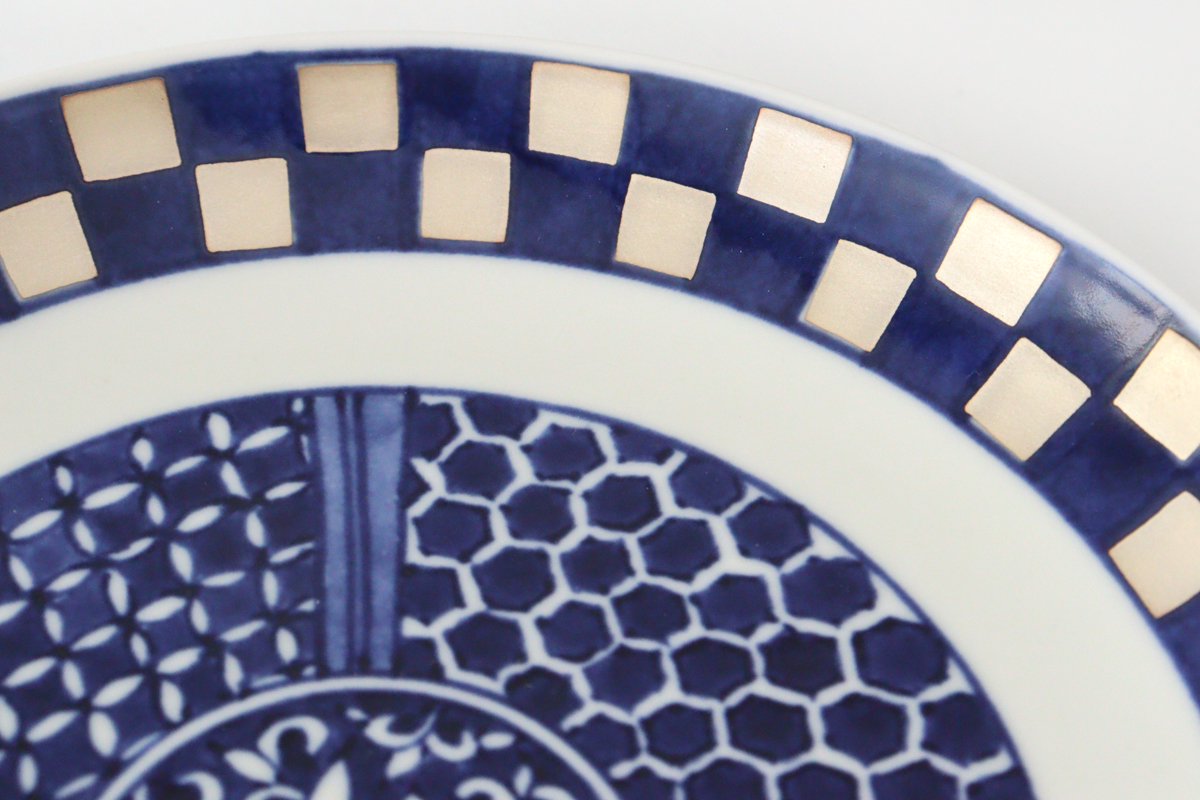 Rinkurou Kiln Round Plate Rabbit and Ichimatsu Pattern 18.5cm/7.3in | Hasami Ware