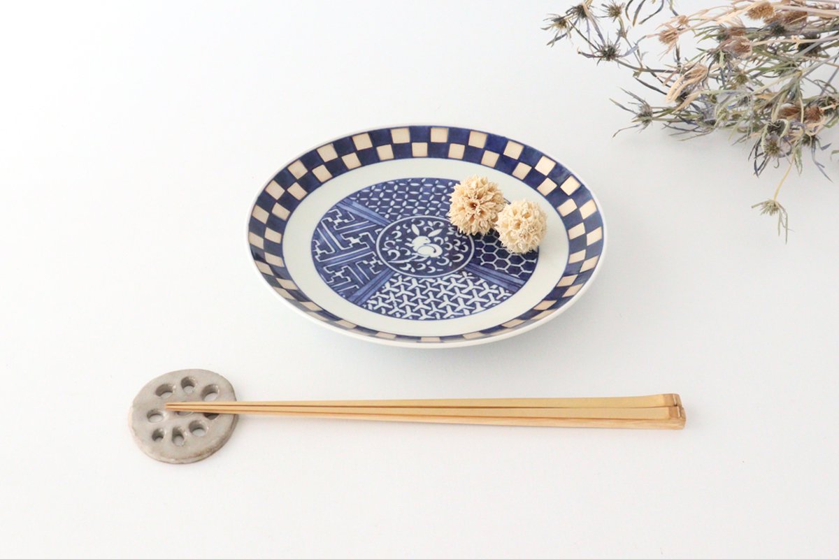 Rinkurou Kiln Round Plate Rabbit and Ichimatsu Pattern 18.5cm/7.3in | Hasami Ware