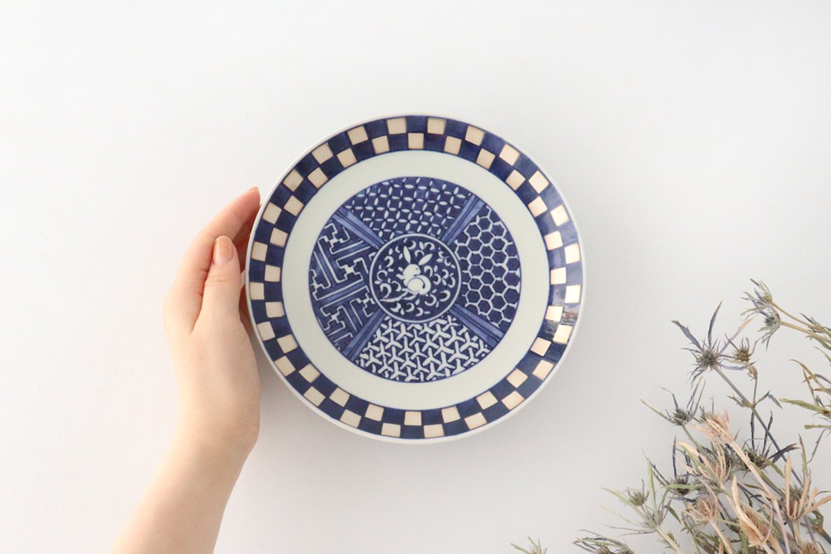 Rinkurou Kiln Round Plate Rabbit and Ichimatsu Pattern 18.5cm/7.3in | Hasami Ware-Detail6