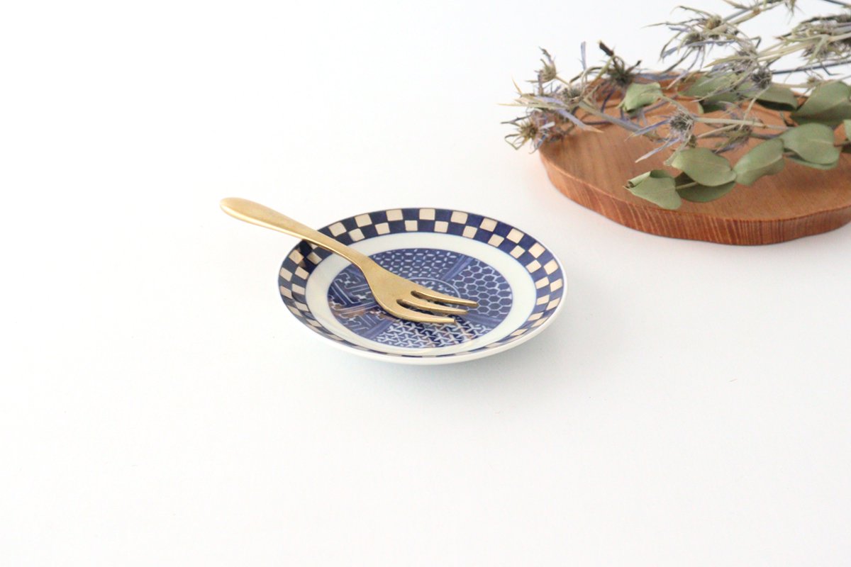 Rinkurou Kiln Round Sauce Plate Rabitt and Ichimatsu Pattern 10.5cm/4.1in | Hasami Ware