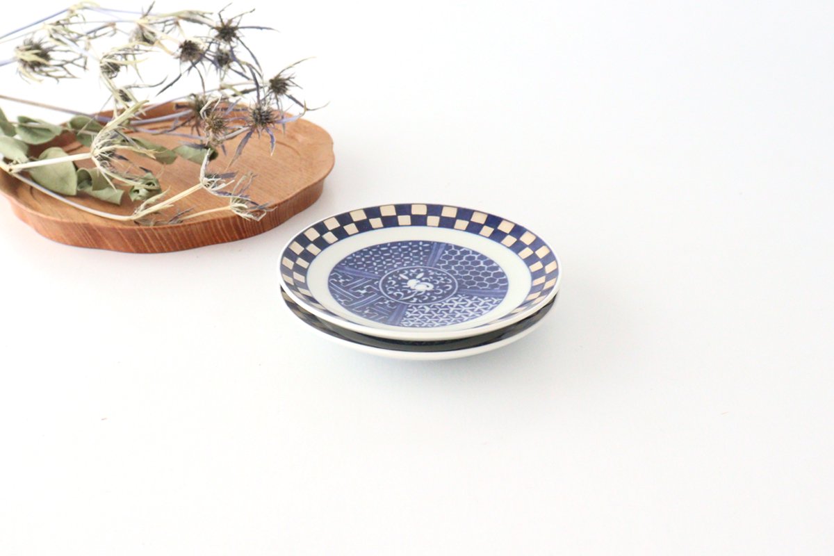 Rinkurou Kiln Round Sauce Plate Rabitt and Ichimatsu Pattern 10.5cm/4.1in | Hasami Ware