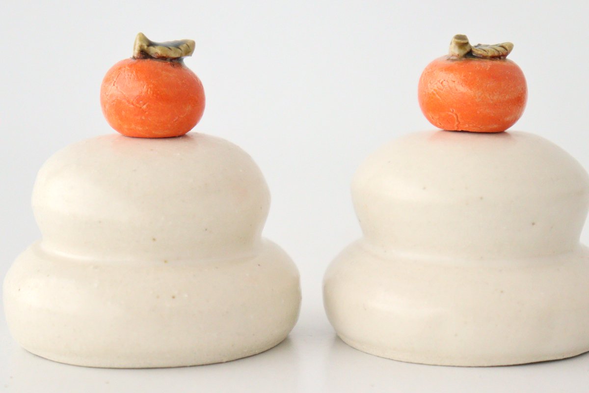 Kitagama Kasen Hiroshige Kato Kagami Mochi Figurine | Seto Ware
