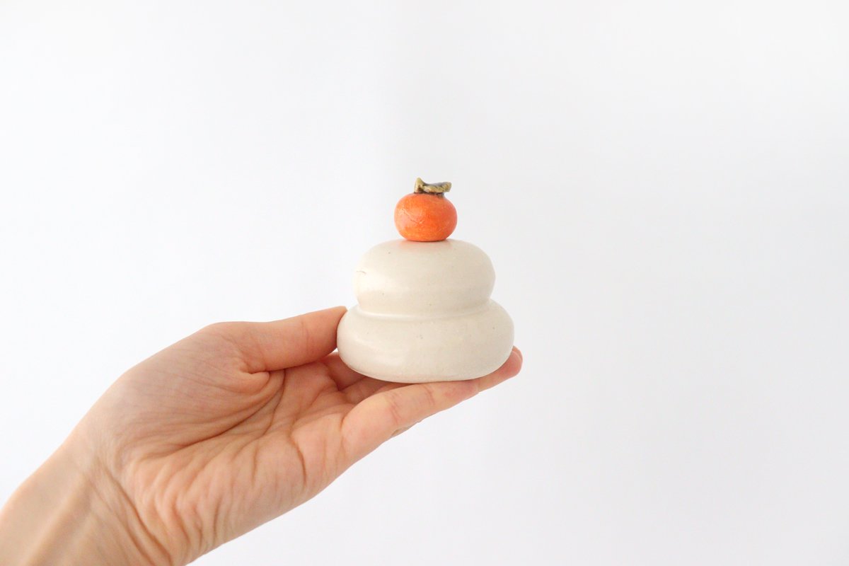 Kitagama Kasen Hiroshige Kato Kagami Mochi Figurine | Seto Ware