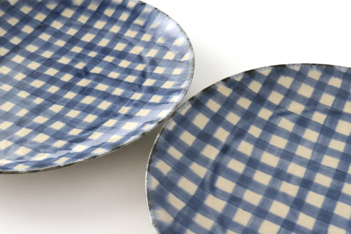 Round Plate Semi-porcelain Blue Check 21㎝/8.3in | Arita Ware