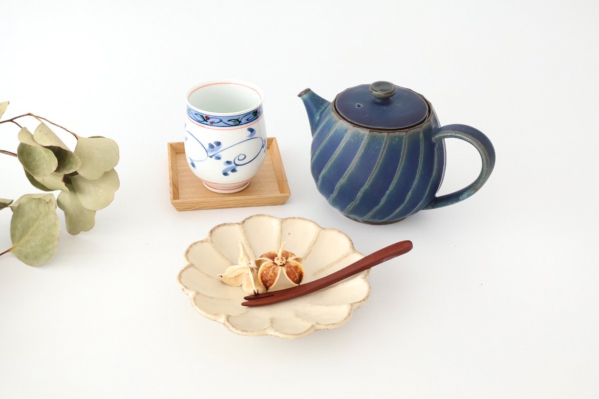 Japanese Cup Hand-drawn Arabesque Red | Yunomi Hasami Ware-Detail9