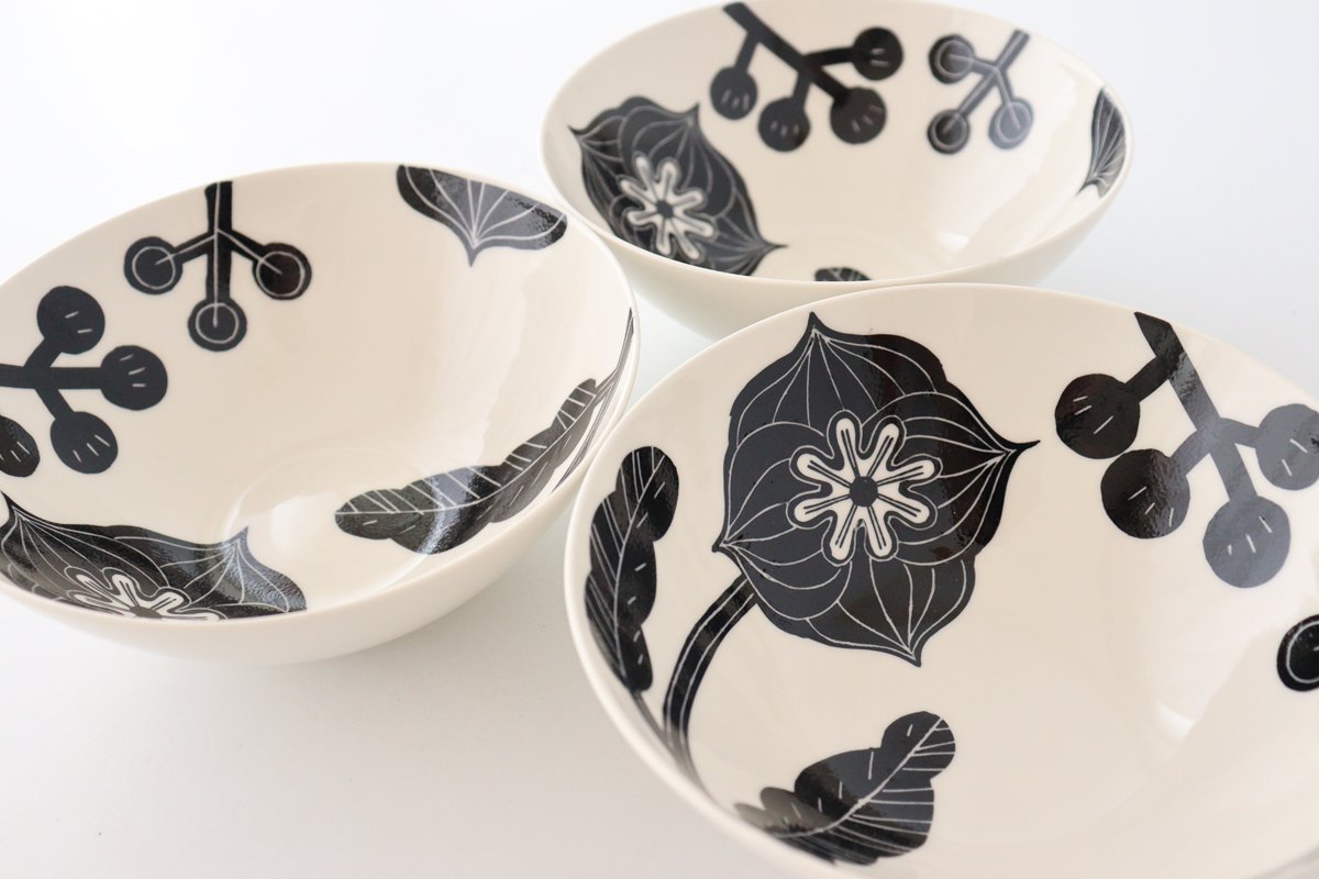 Fururu Rounbd Bowl Black Flower | Serving Bowl Hasami Ware