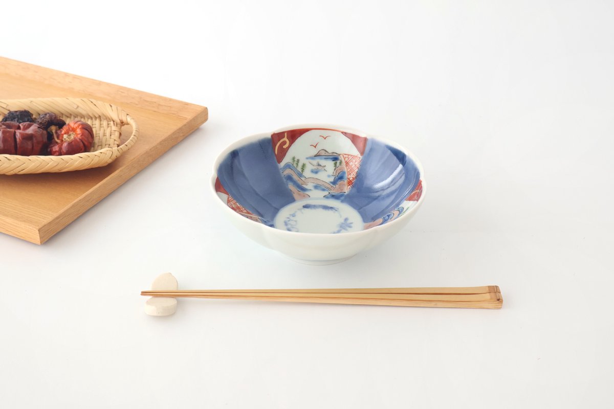 Flower-shaped Bowl Landscape Shochikubai Pattern|Serving Bowl Arita Ware
