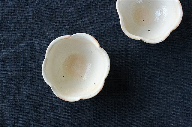 Furutani Seitosho Flower-shaped Small Bowl White-TOP