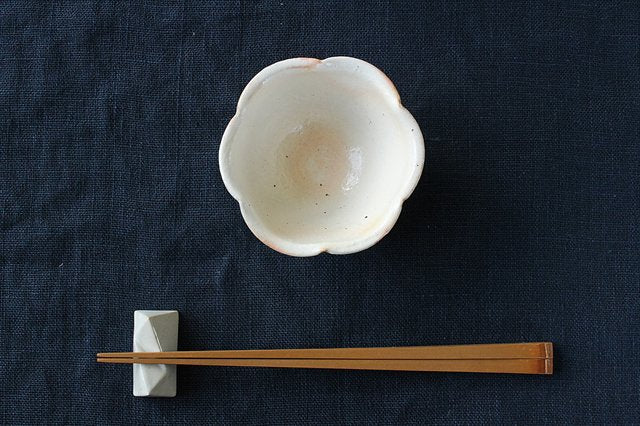Furutani Seitosho Flower-shaped Small Bowl White