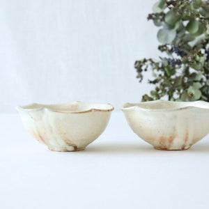 Furutani Seitosho Flower-shaped Small Bowl White-Detail5