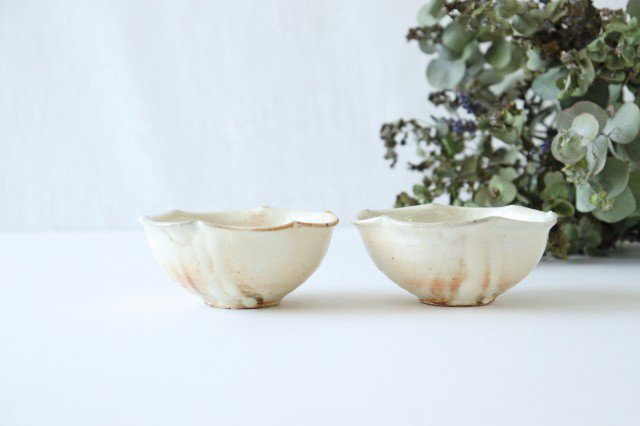 Furutani Seitosho Flower-shaped Small Bowl White-Detail5